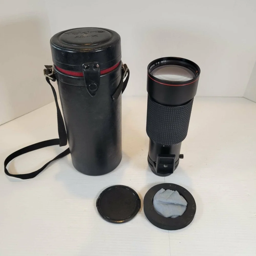 Tokina MF 100-300mm f4 AT-X SD Telephoto Zoom Lens for Minolta MD / MC w Case